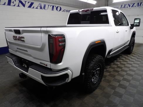 Used 2024 GMC Sierra 2500 AT4 w/ AT4 Premium Plus Package image 5