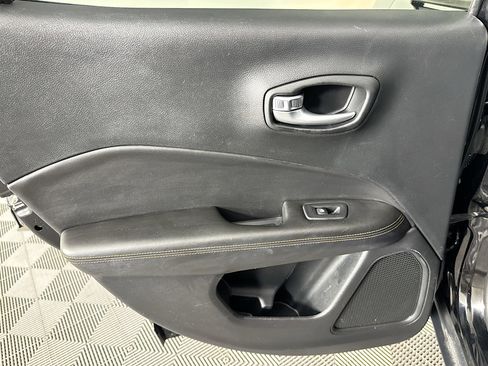 Used 2018 Jeep Compass Limited image 25