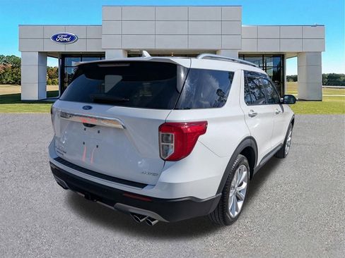 Certified 2023 Ford Explorer Platinum w/ Technology Package image 4