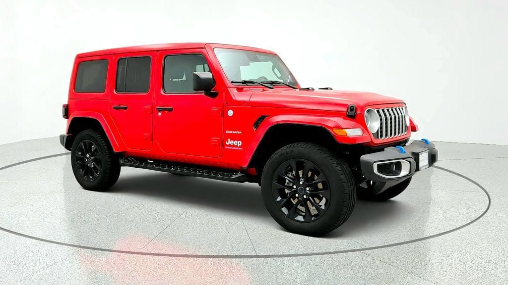 Used 2024 Jeep Wrangler Unlimited Sahara AWD/4WD image 3