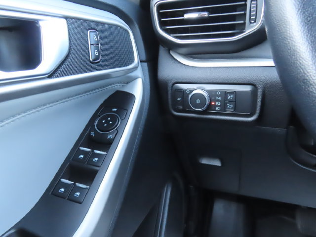 Used 2022 Ford Explorer XLT w/ Equipment Group 202A AWD/4WD image 33