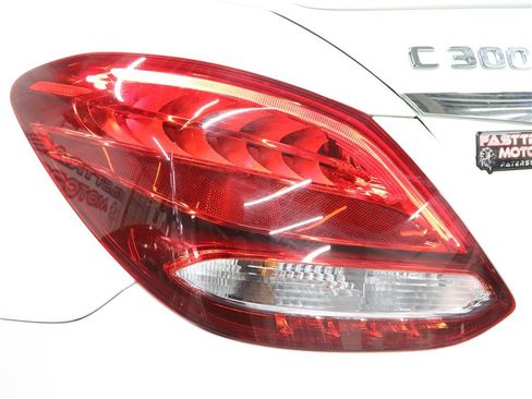 Used 2018 Mercedes-Benz C 300 4MATIC Sedan image 9