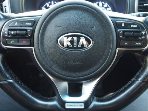 Used 2019 Kia Sportage EX w/ EX Sport Appearance Package AWD/4WD image 9