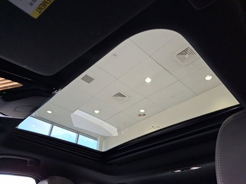 Certified 2025 BMW 330i xDrive Sedan w/ Premium Package image 15