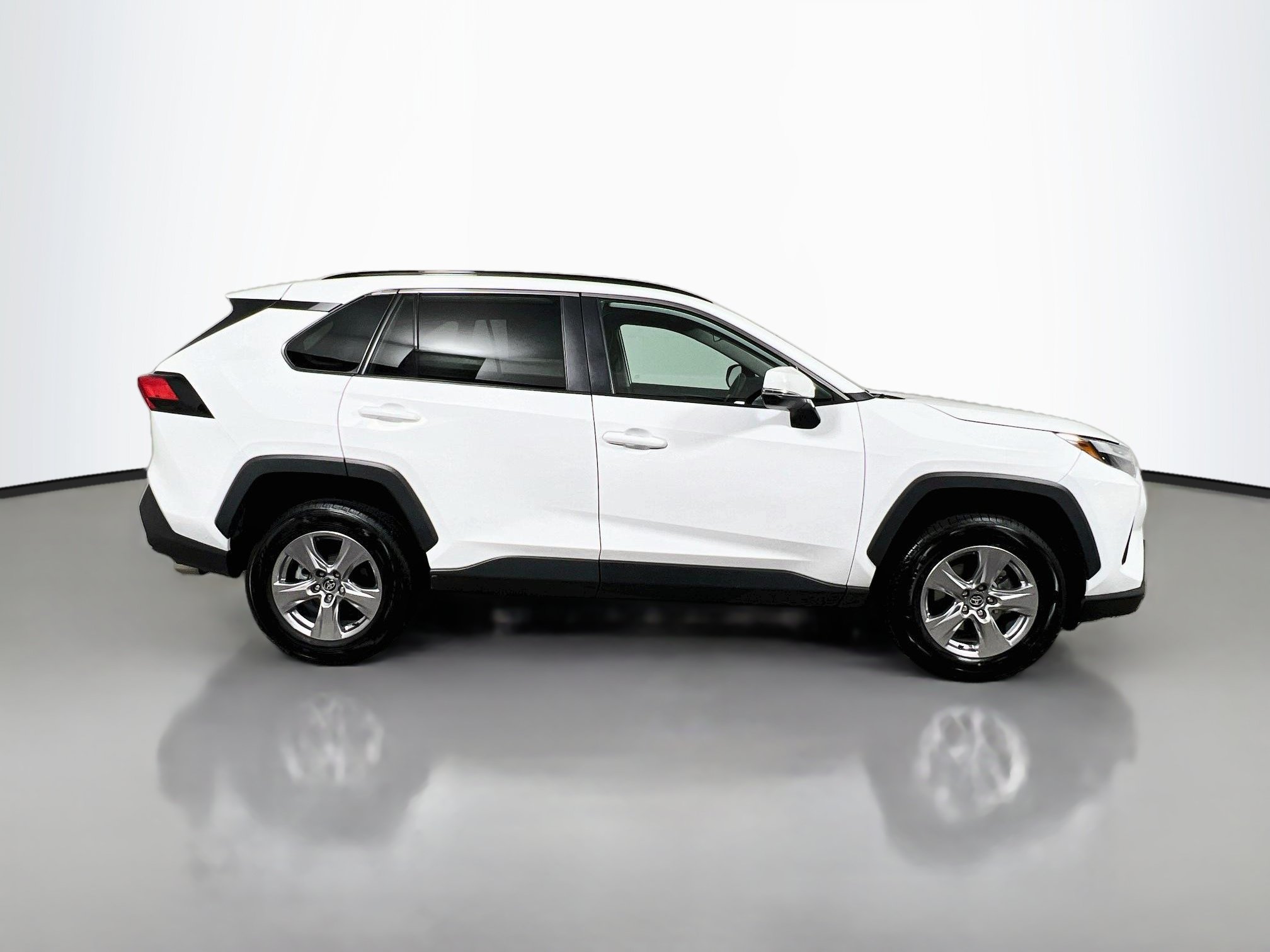 Used 2025 Toyota RAV4 XLE FWD image 3