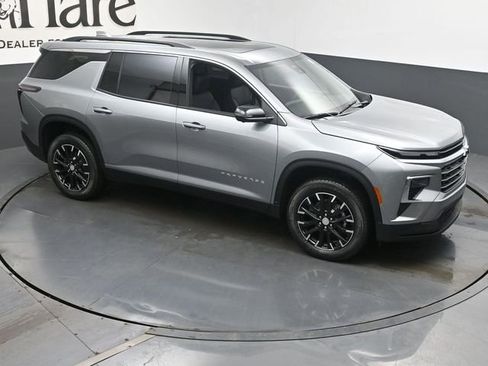 New 2026 Chevrolet Traverse LT image 17