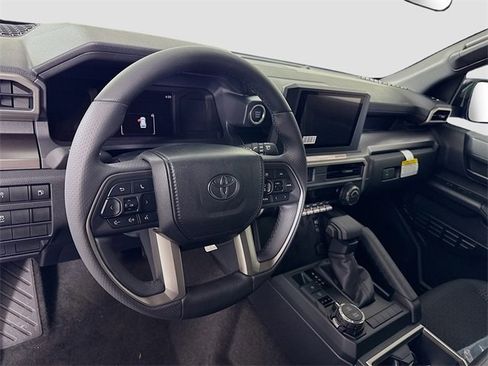 Certified 2025 Toyota 4Runner SR5 image 9