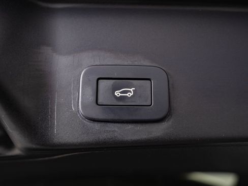 Used 2025 Land Rover Range Rover Evoque Dynamic SE AWD/4WD image 22