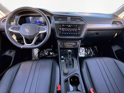 Used 2022 Volkswagen Tiguan SE image 7