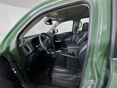 Used 2024 Nissan Frontier SL w/ Technology Package image 13