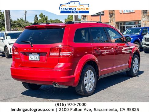 Used 2017 Dodge Journey SE w/ Flexible Seating Group FWD image 4