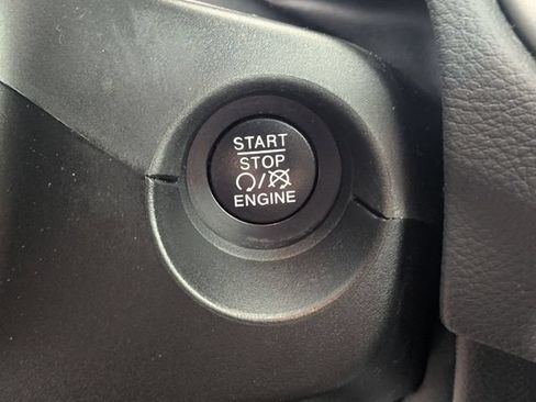 Used 2019 Jeep Compass Latitude w/ Popular Equipment Group FWD image 22