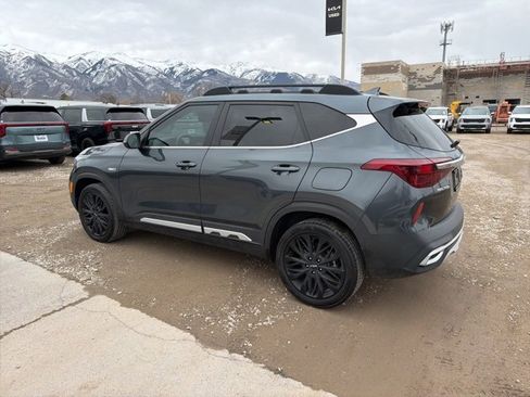 Certified 2022 Kia Seltos Nightfall Edition image 3