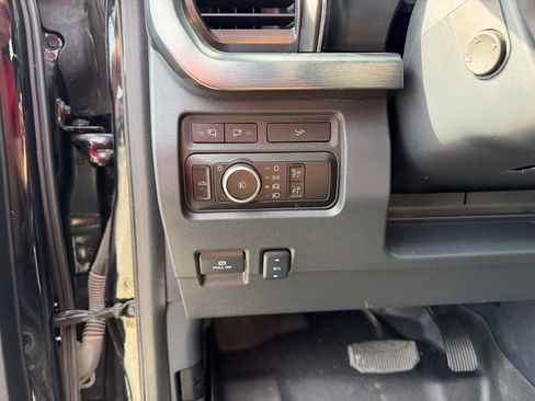 Used 2024 Ford F250 Lariat w/ Lariat Ultimate Package AWD/4WD image 11