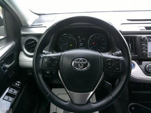 Used 2017 Toyota RAV4 Limited w/ Carpet Mat Package image 13