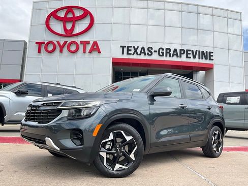 Used 2025 Kia Seltos S image 2