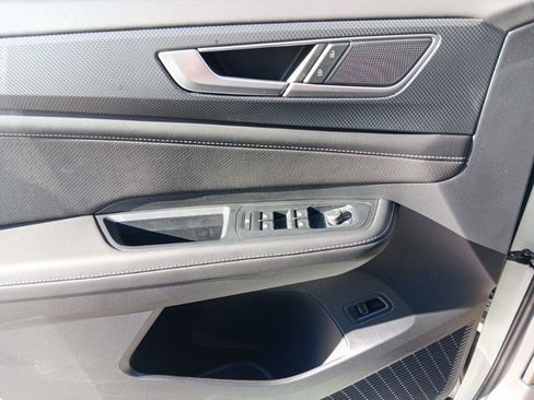 New 2025 Volkswagen Atlas Cross Sport SEL R-Line image 11