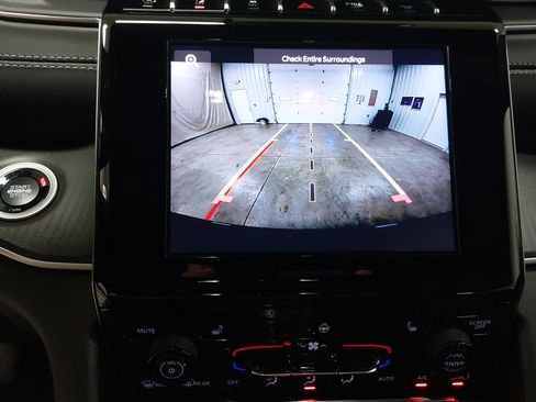 New 2025 Jeep Grand Cherokee 4WD image 36