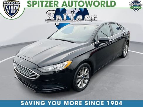 Used 2017 Ford Fusion SE image 1