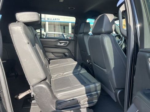 Used 2024 Chevrolet Suburban LT image 31