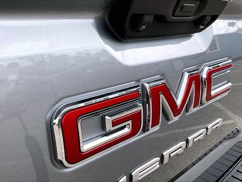 Used 2025 GMC Sierra 1500 Pro w/ Pro Value Package image 31