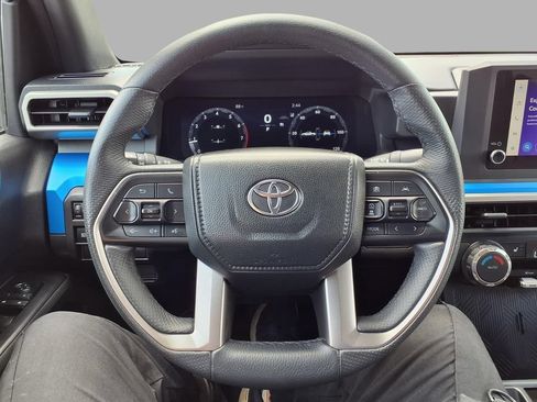 Used 2025 Toyota Tacoma TRD Off-Road AWD/4WD image 15