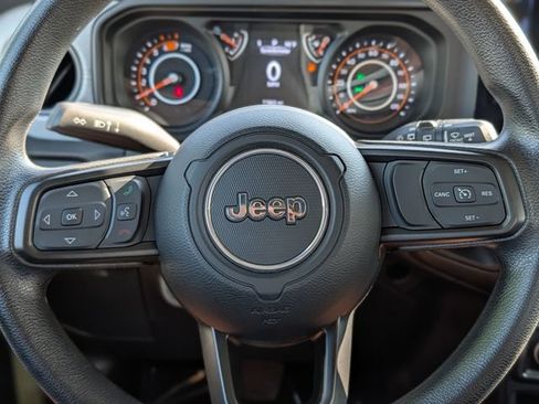 Used 2025 Jeep Wrangler Sport AWD/4WD image 25