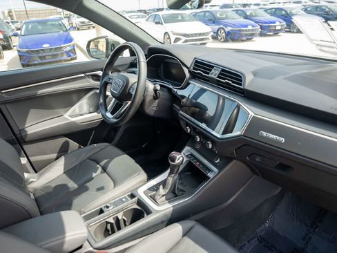 Used 2024 Audi Q3 2.0T Premium image 12