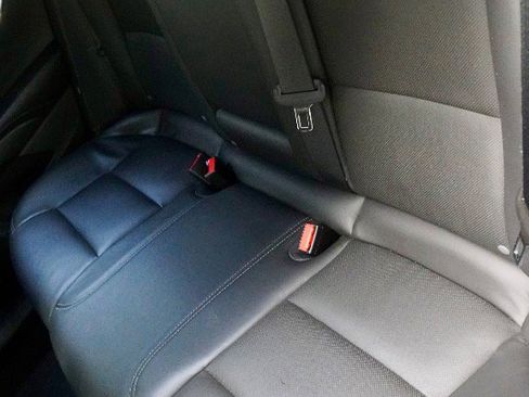 Used 2013 Cadillac XTS Premium image 5