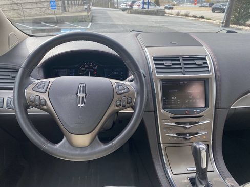 Used 2014 Lincoln MKX AWD w/ Equipment Group 102A image 27