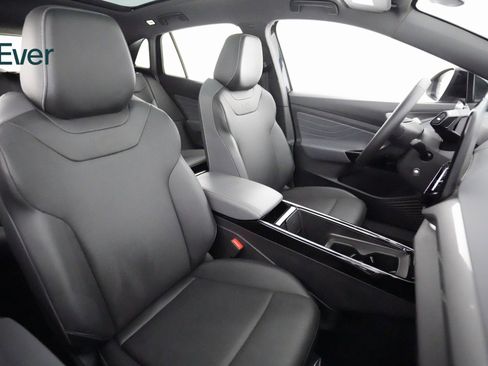 Used 2023 Volkswagen ID.4 Pro S Plus image 8