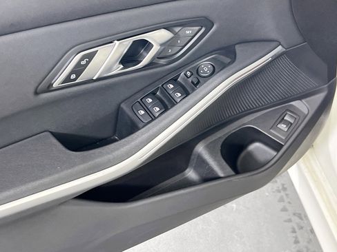 Used 2020 BMW 330i xDrive Sedan w/ Convenience Package image 18