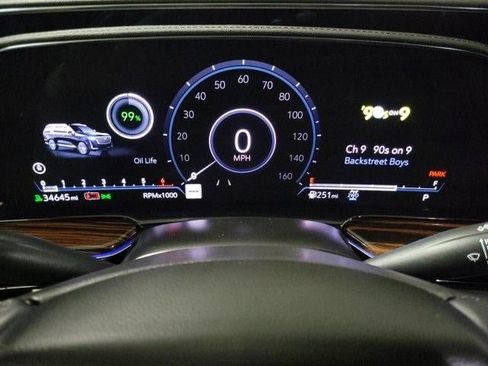 Certified 2024 Cadillac Escalade ESV Luxury image 16