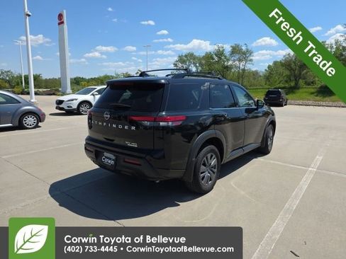 Used 2024 Nissan Pathfinder SV AWD/4WD image 3
