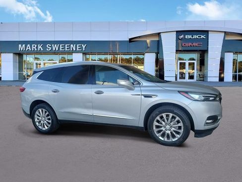 Used 2020 Buick Enclave Premium w/ Sun and Sites Package AWD/4WD image 35