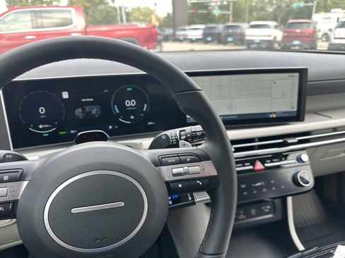 Used 2025 Hyundai Tucson SEL image 11