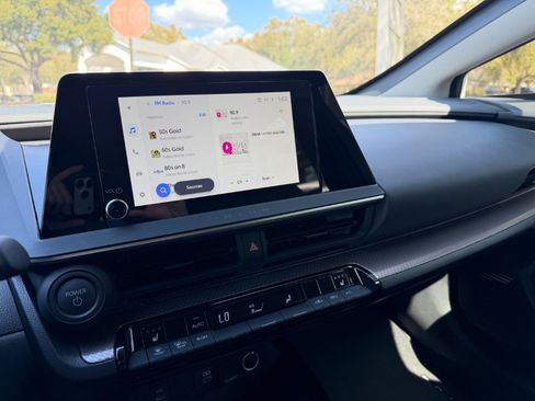 Used 2025 Toyota Prius XLE image 20