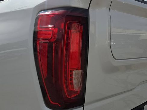 Used 2022 GMC Sierra 1500 Denali w/ Denali Reserve Package AWD/4WD image 20