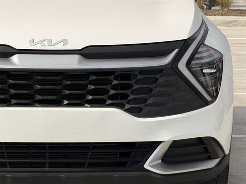 Used 2024 Kia Sportage LX image 8