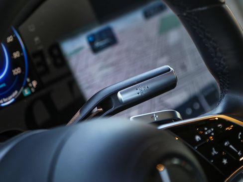 Certified 2023 Mercedes-Benz EQS 580 4MATIC SUV image 18