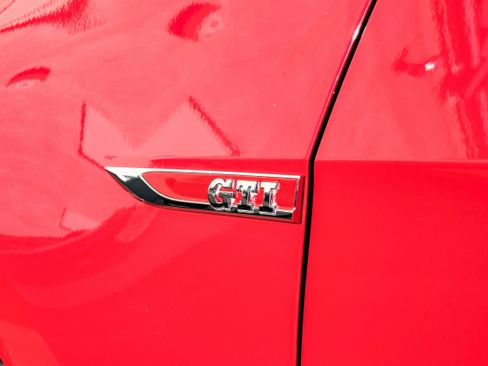 Used 2018 Volkswagen GTI SE w/ SE Leather Package image 49
