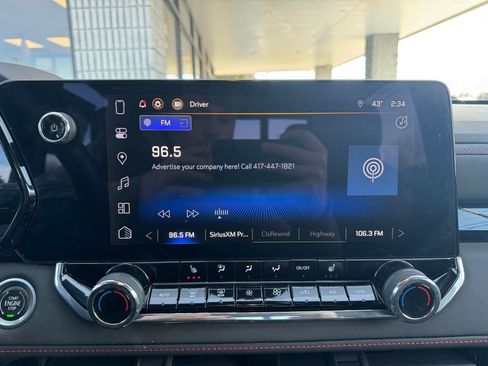 Used 2023 Chevrolet Colorado Z71 w/ Z71 Convenience Package 2 image 10