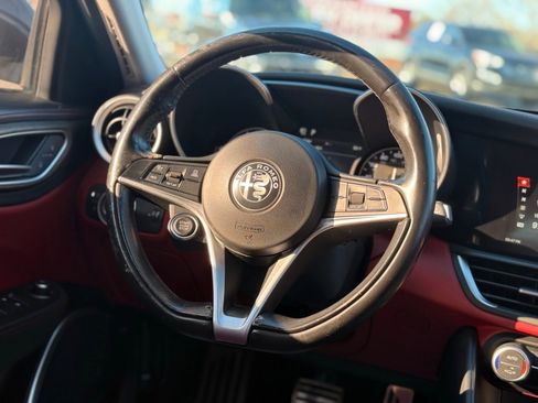 Used 2019 Alfa Romeo Giulia Ti w/ Quick Order Package 22Z Lusso image 36