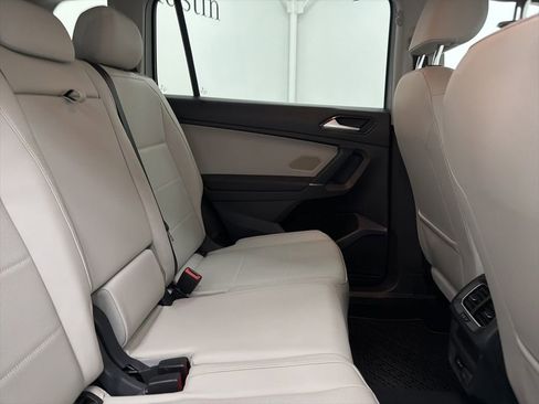 Used 2018 Volkswagen Tiguan SE FWD image 30