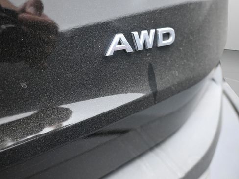 Used 2023 Nissan Rogue S AWD/4WD image 38