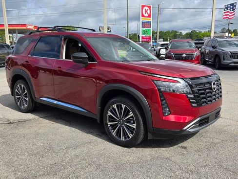New 2026 Nissan Pathfinder Platinum FWD image 17