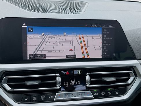 Used 2020 BMW 330i Sedan w/ M Sport Package image 9