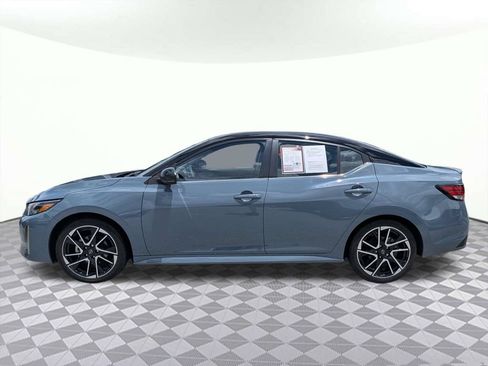 Used 2025 Nissan Sentra SR w/ SR Premium Package FWD image 6