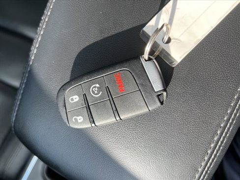 Used 2017 Dodge Durango GT image 19