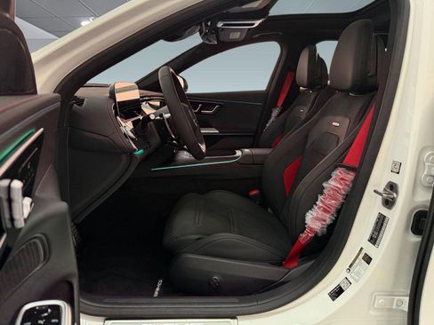 New 2026 Mercedes-Benz E 53 AMG e 4MATIC Sedan image 5